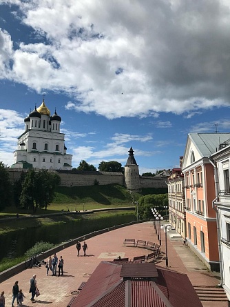 Экскурсия «Любуемся Псковом. Господи, какой большой город! Точно Париж!…»