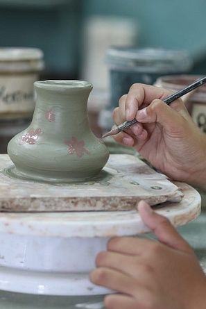 Мастер-класс по росписи авторской керамики в Суздале