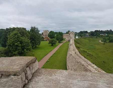 Изборск — Железный город: легенды и камень Изборска.Фото 5