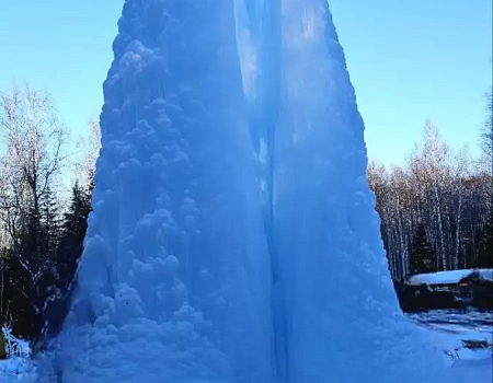 Ледяной дворец, созданный случайностью и морозом.Фото 0