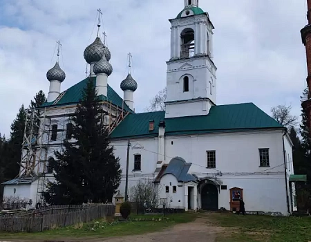 Между болот и сосен: собор Архангела Михаила.Фото 3