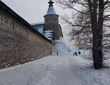 Что посмотреть в Пскове зимой: Кром, набережные, памятники и Барсики Псков  древний, спокойный и неожиданно уютный.Фото 4