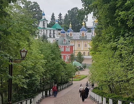 Зимние и летние Печоры: монастырь, пещеры и тихие улицы.Фото 0