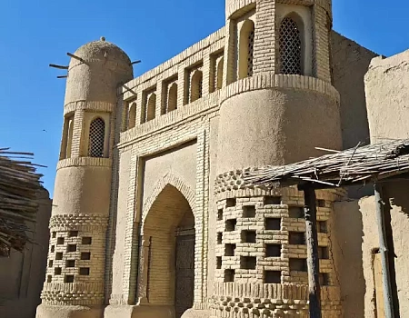 С пяти  утра в путь: бутафорские замки, петроглифы и маковая лихорадка.Фото 2