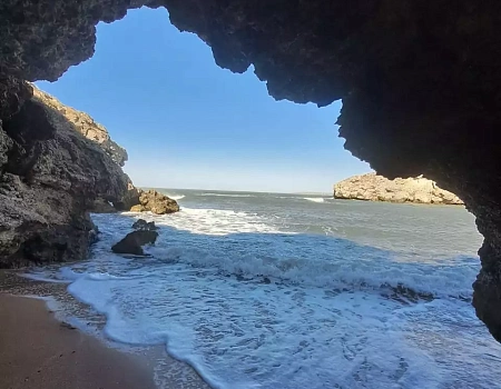 Отрыв по-штормовски: наш релакс с гитарой и крабами.Фото 3