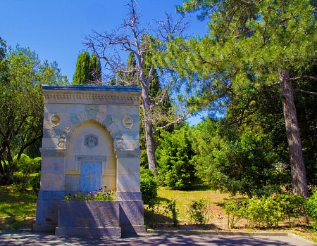 Ливадийский дворец в Крыму - что посмотреть, история и описание.Фото 1