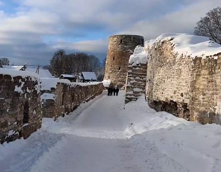 Изборск — Железный город: легенды и камень Изборска.Фото 4