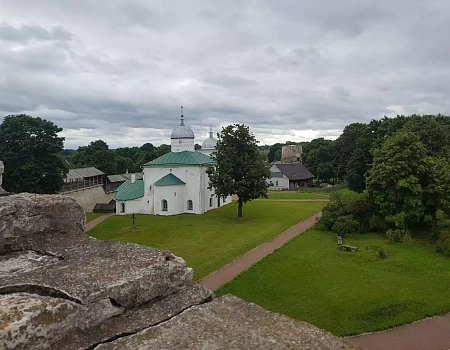 Изборск — Железный город: легенды и камень Изборска.Фото 6